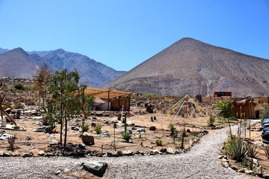 Campo De Cielo Mamalluca Valle De Elqui Vicuna Exterior photo